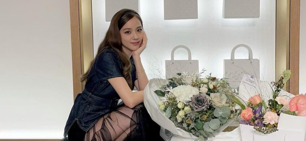 Blackpink's Jisoo Attends the Dior SS22 Show as the Brand's Global  Ambassador